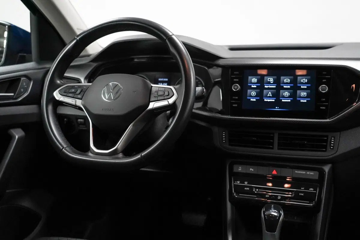 Volkswagen T-Cross usata a Varese (9)
