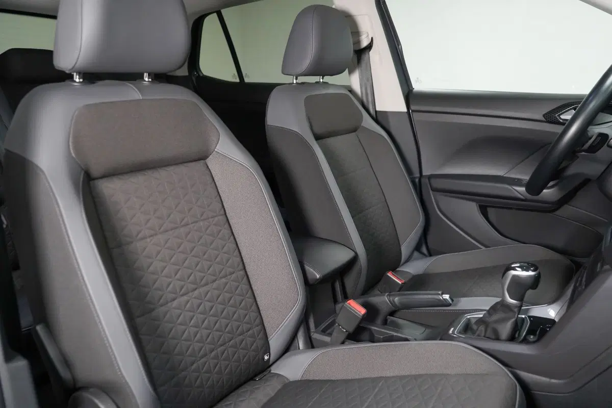 Volkswagen T-Cross usata a Varese (11)