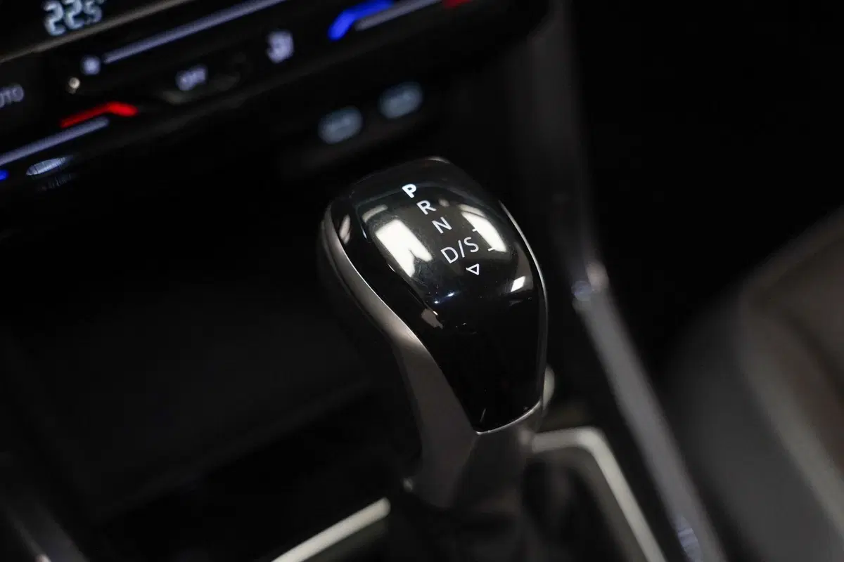 Volkswagen T-Cross usata a Varese (18)