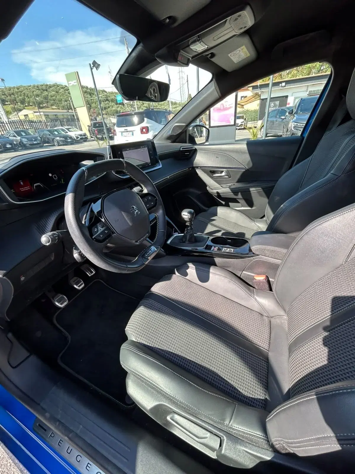 Peugeot 208 usata a Roma (12)
