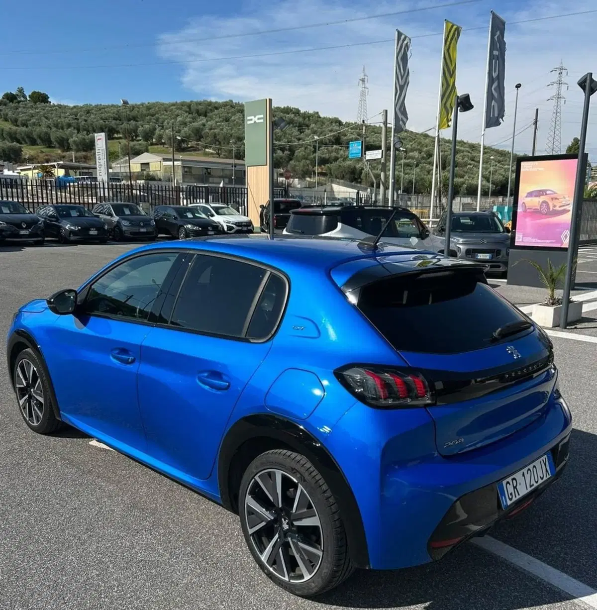 Peugeot 208 usata a Roma (2)