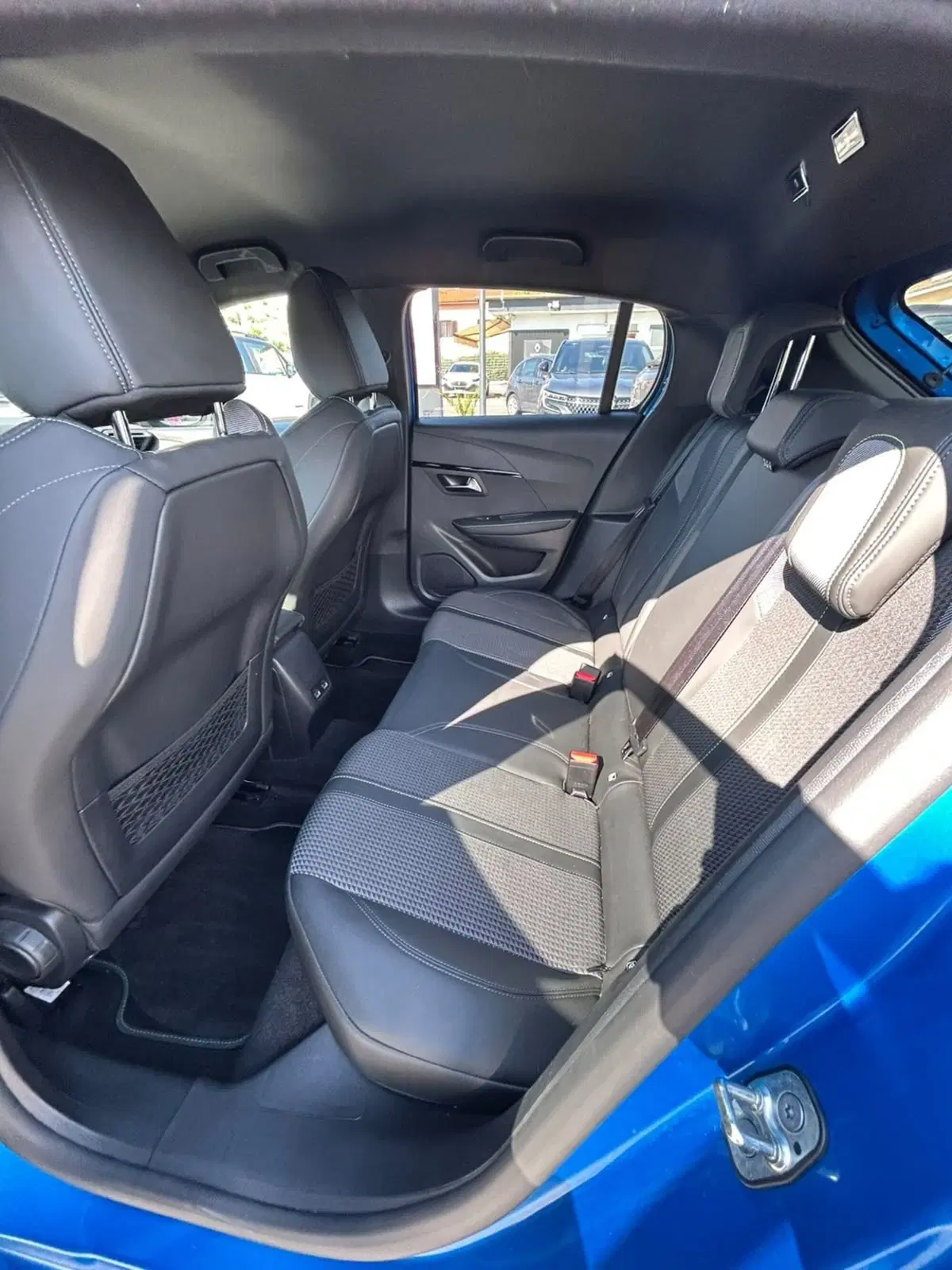 Peugeot 208 usata a Roma (9)