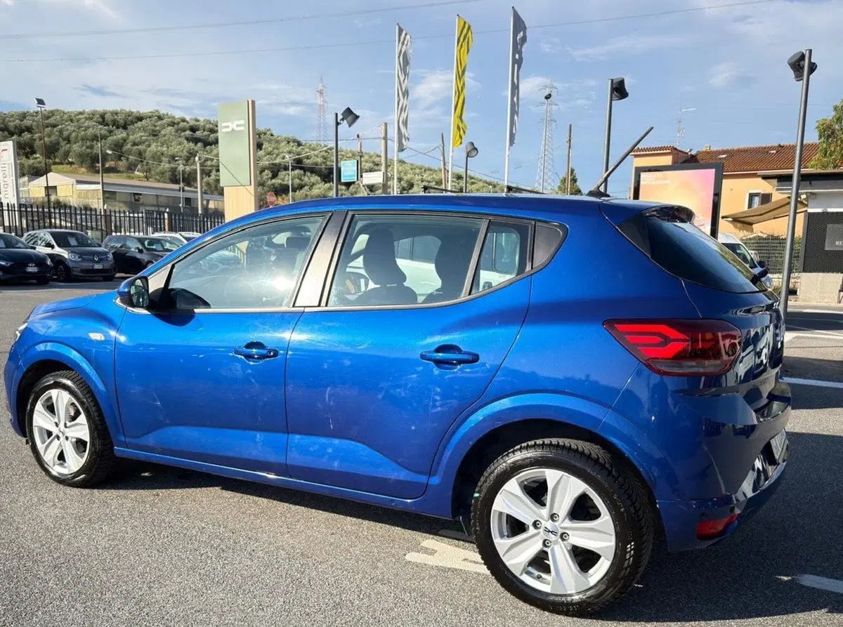 Dacia Sandero usata a Roma (3)