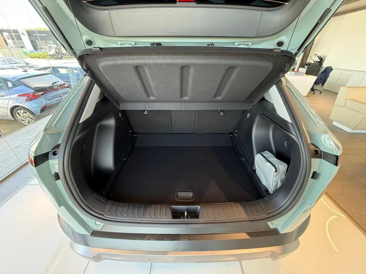 Hyundai Kona nuova a Frosinone (14)