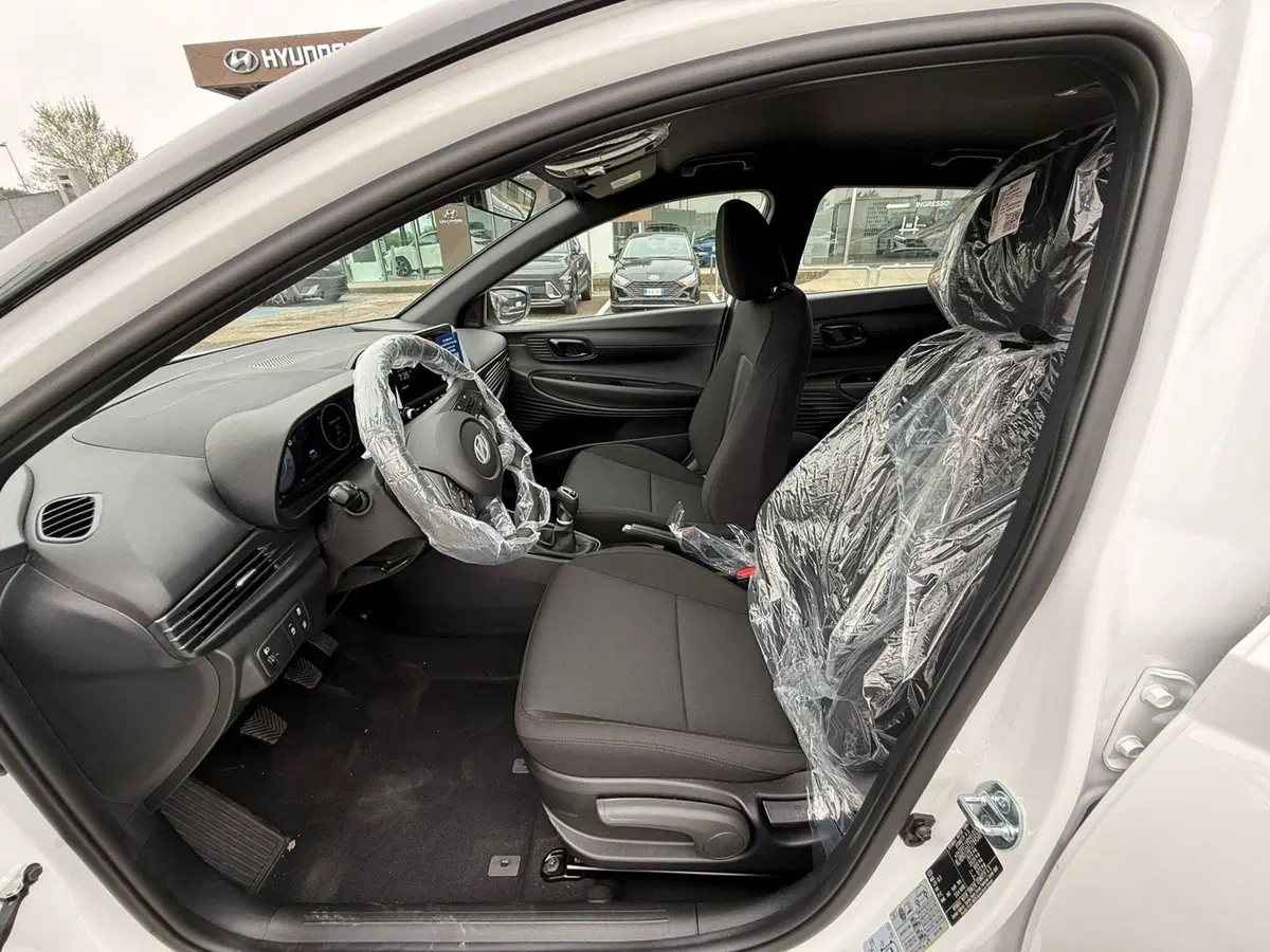 Hyundai i20 nuova a Frosinone (14)