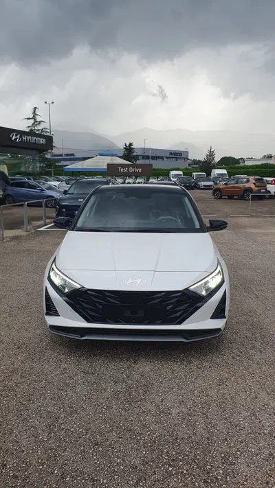 Hyundai i20 1.0 t-gdi Prime 90cv dct nuova a Sora