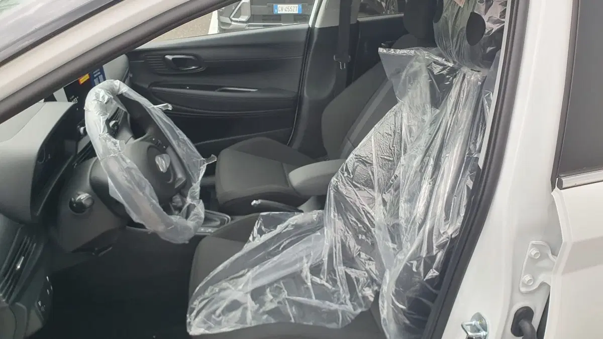 Hyundai i20 nuova a Frosinone (14)