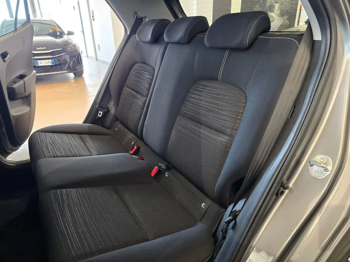 Kia Stonic usata a Rimini (10)