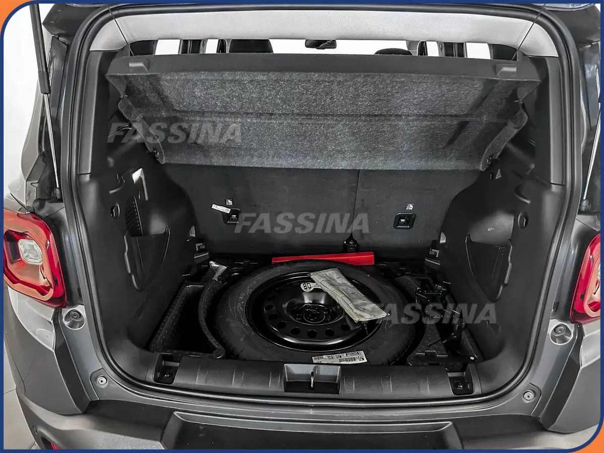 Jeep Renegade usata a Milano (11)