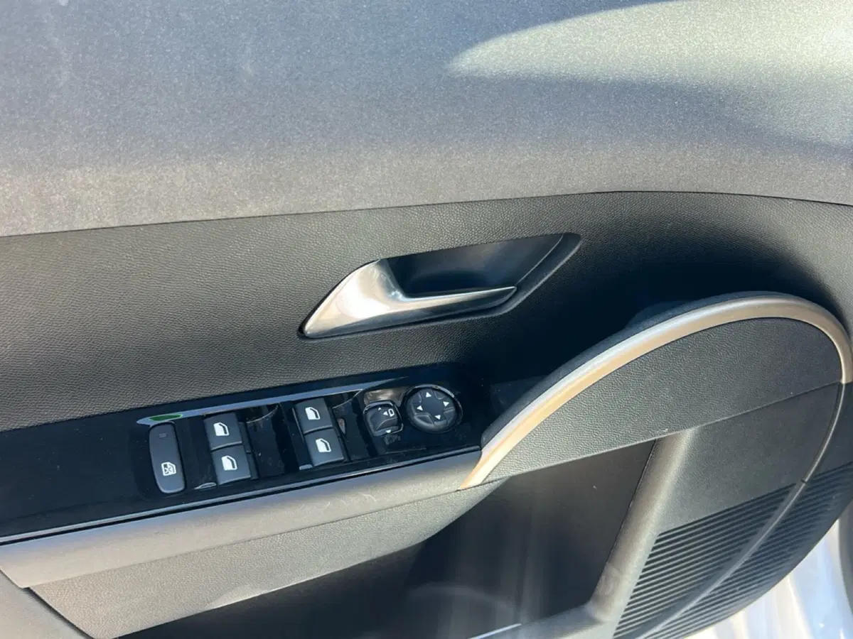 Lancia Ypsilon usata a Bergamo (17)