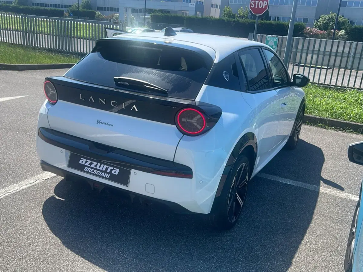 Lancia Ypsilon usata a Bergamo (5)