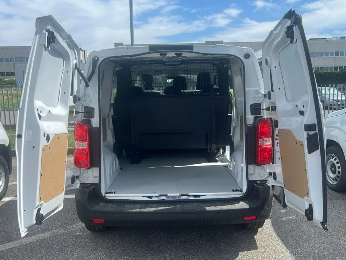 Fiat Scudo Furgone nuova a Bergamo (10)