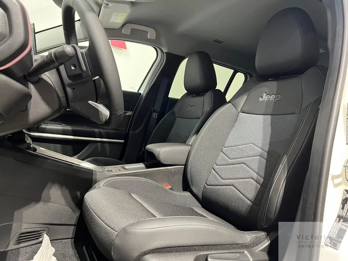 Jeep Avenger nuova a Brescia (9)