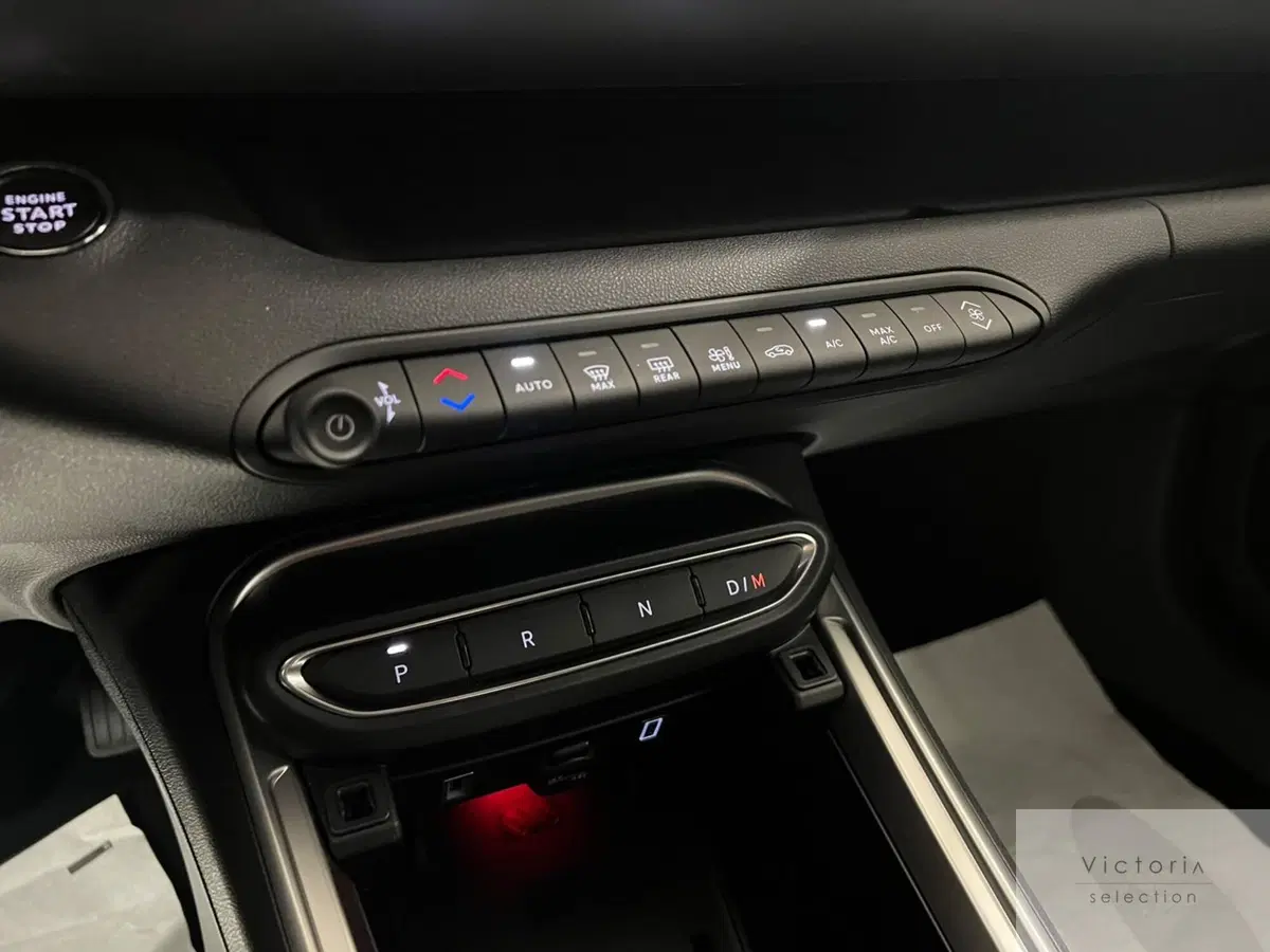 Jeep Avenger nuova a Brescia (13)