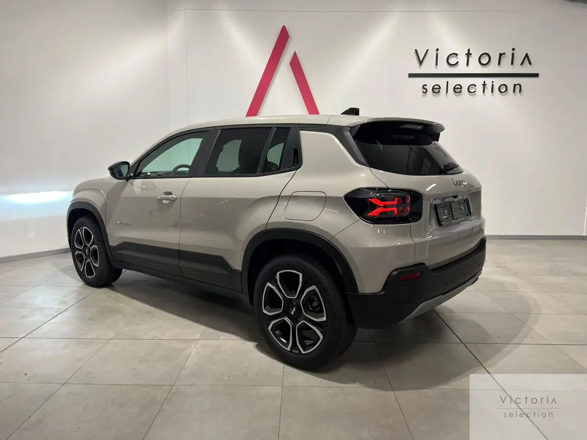 Jeep Avenger nuova a Brescia (5)