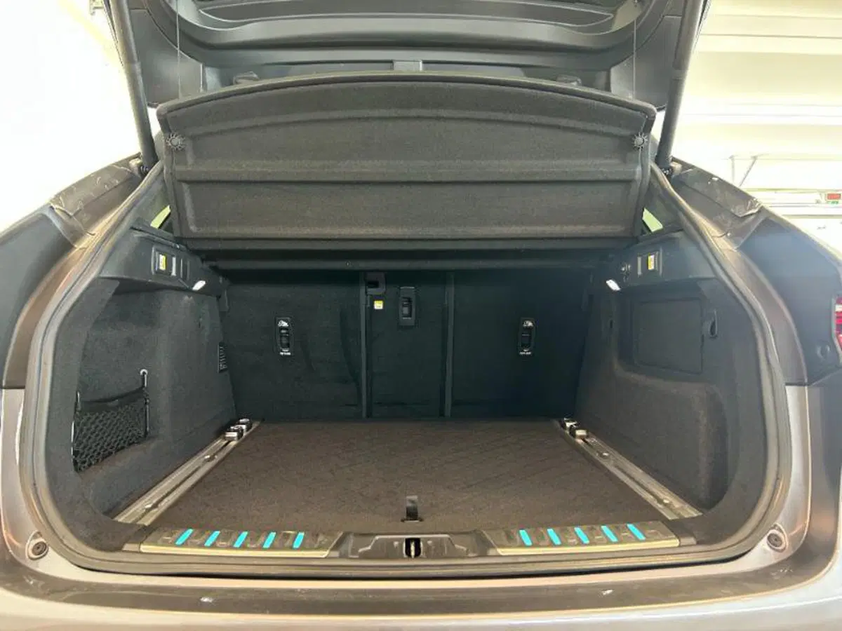 Jaguar F-Pace usata a Venezia (15)