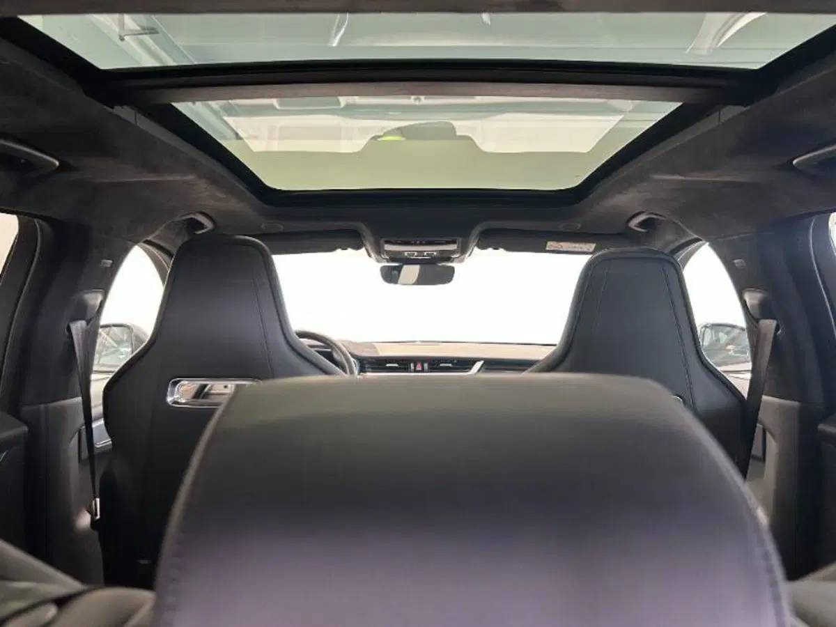 Jaguar F-Pace usata a Venezia (16)
