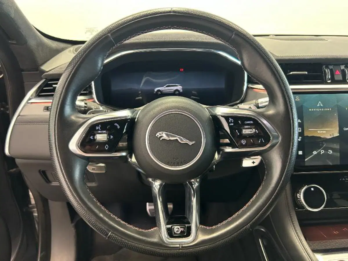 Jaguar F-Pace usata a Venezia (20)
