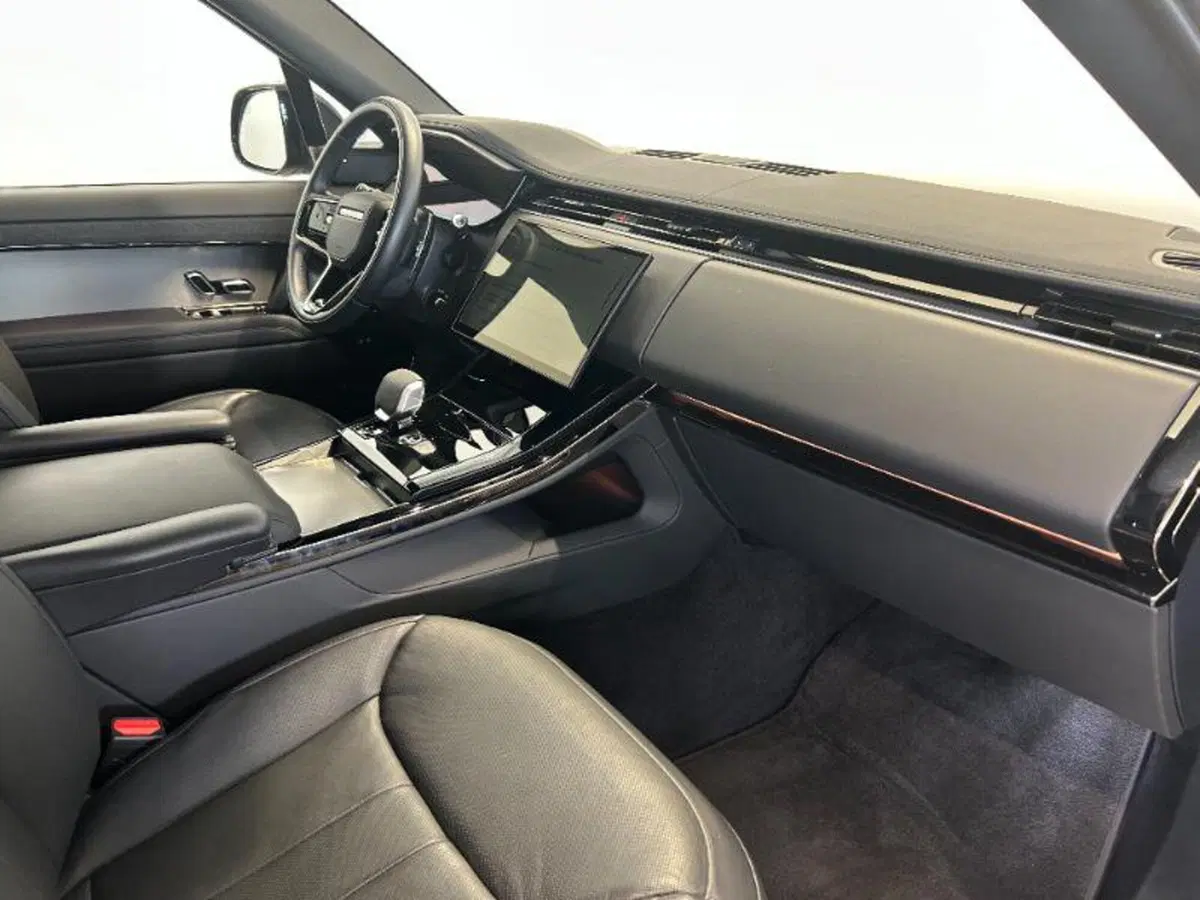 Land Rover Range Rover Sport usata a Venezia (12)