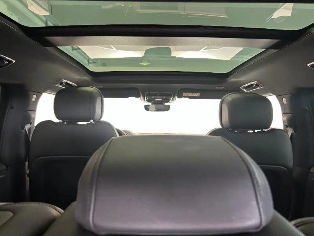 Land Rover Range Rover Sport usata a Venezia (15)