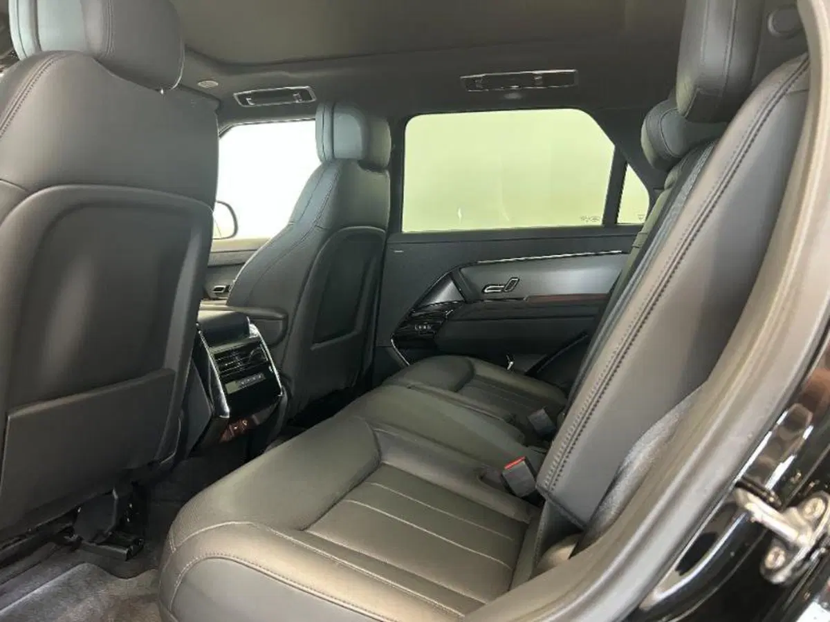 Land Rover Range Rover Sport usata a Venezia (16)
