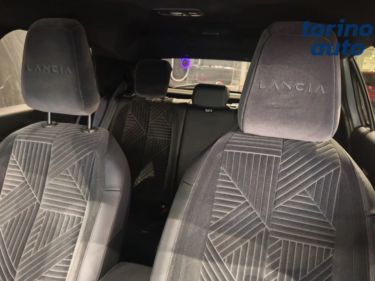 Lancia Ypsilon usata a Torino (9)