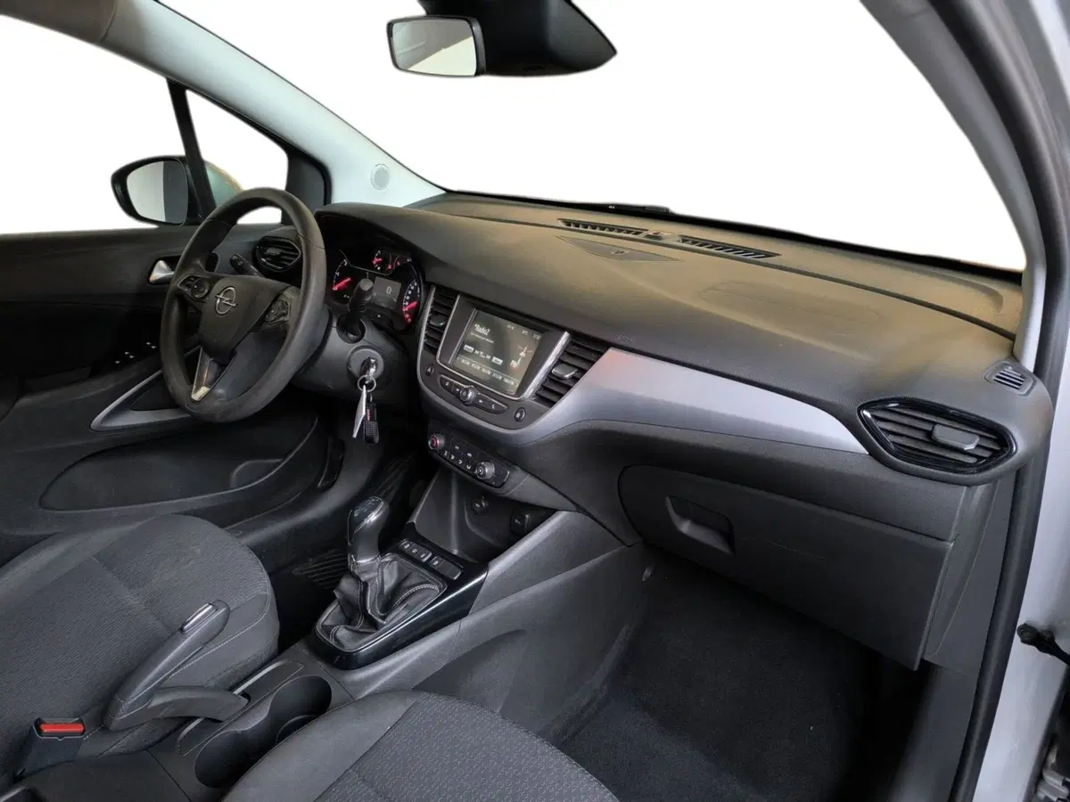 Opel Crossland X usata a Udine (12)