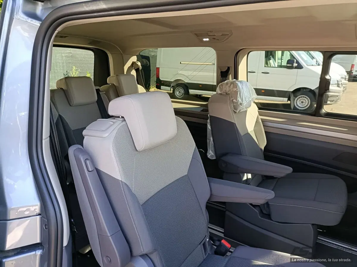 Volkswagen Multivan nuova a Bologna (3)