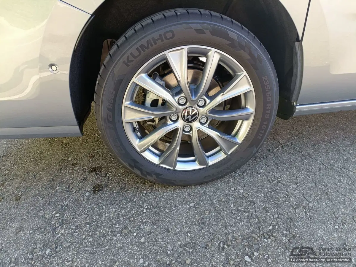 Volkswagen Multivan nuova a Bologna (4)