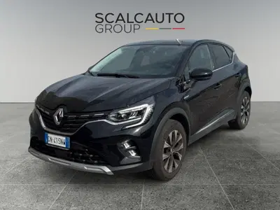 Renault Captur Mild Hybrid 140 CV Techno del 2023 usata a Rosa'