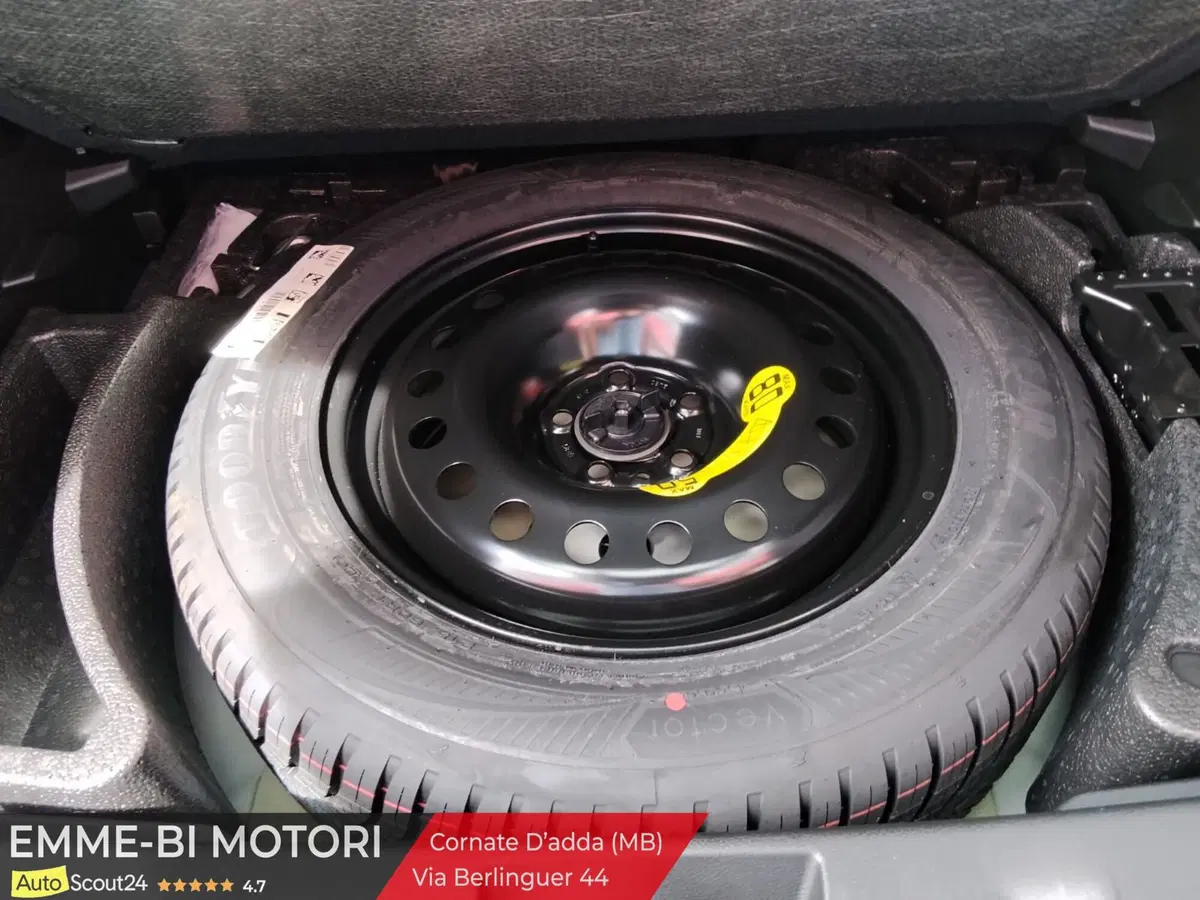 Jeep Renegade nuova a Lecco (5)