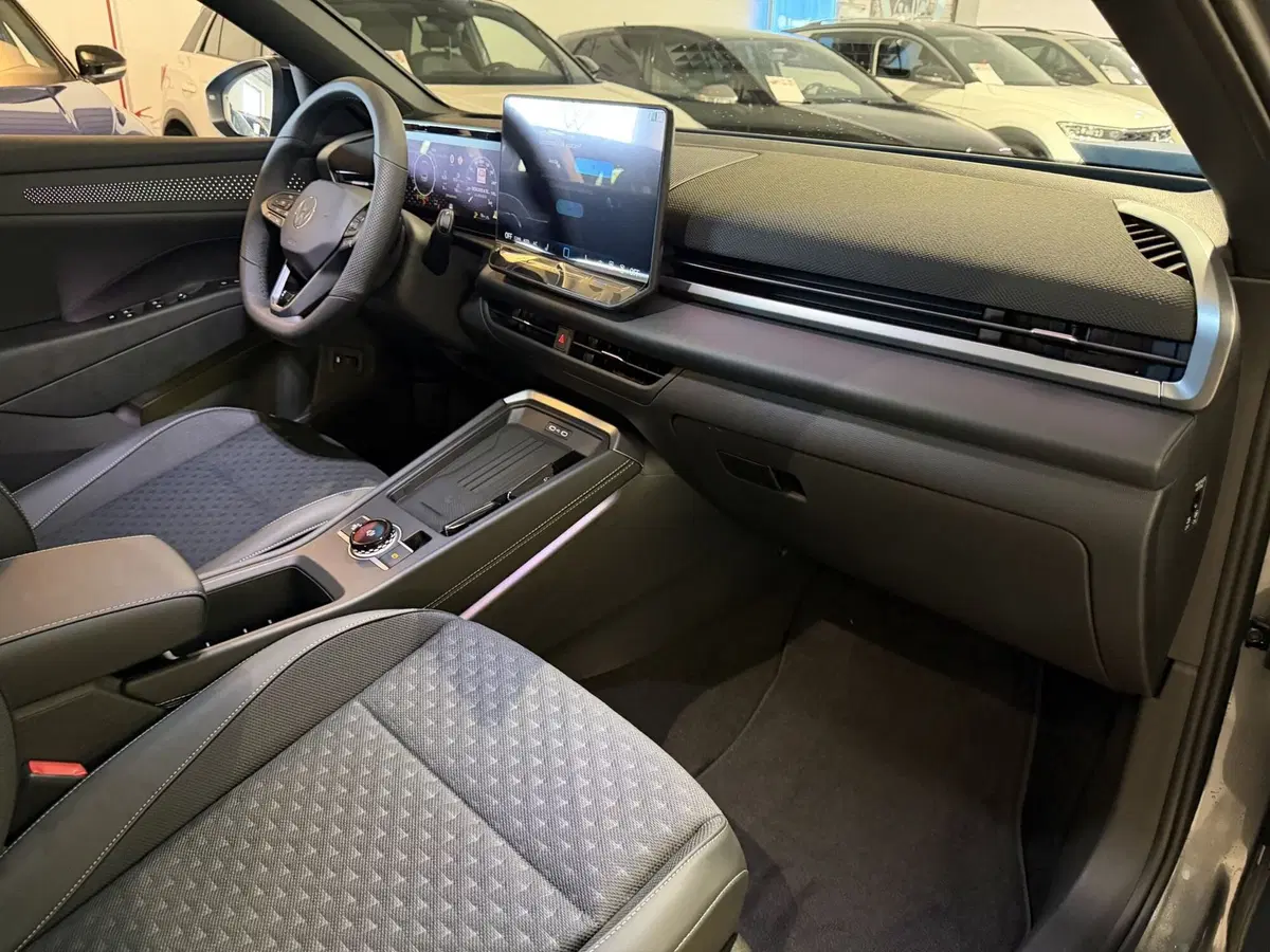 Volkswagen T-Roc nuova a Genova (10)