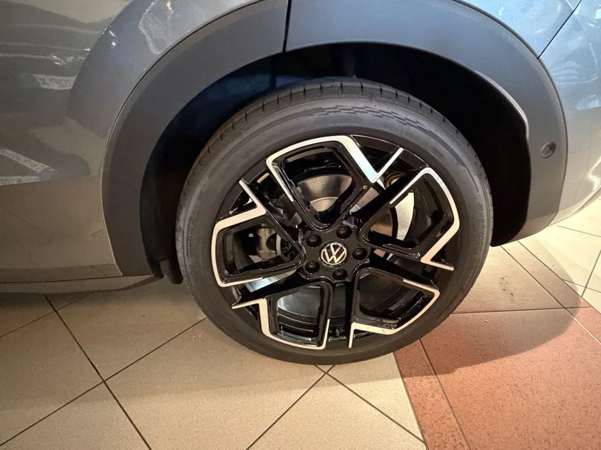 Volkswagen T-Roc nuova a Genova (13)