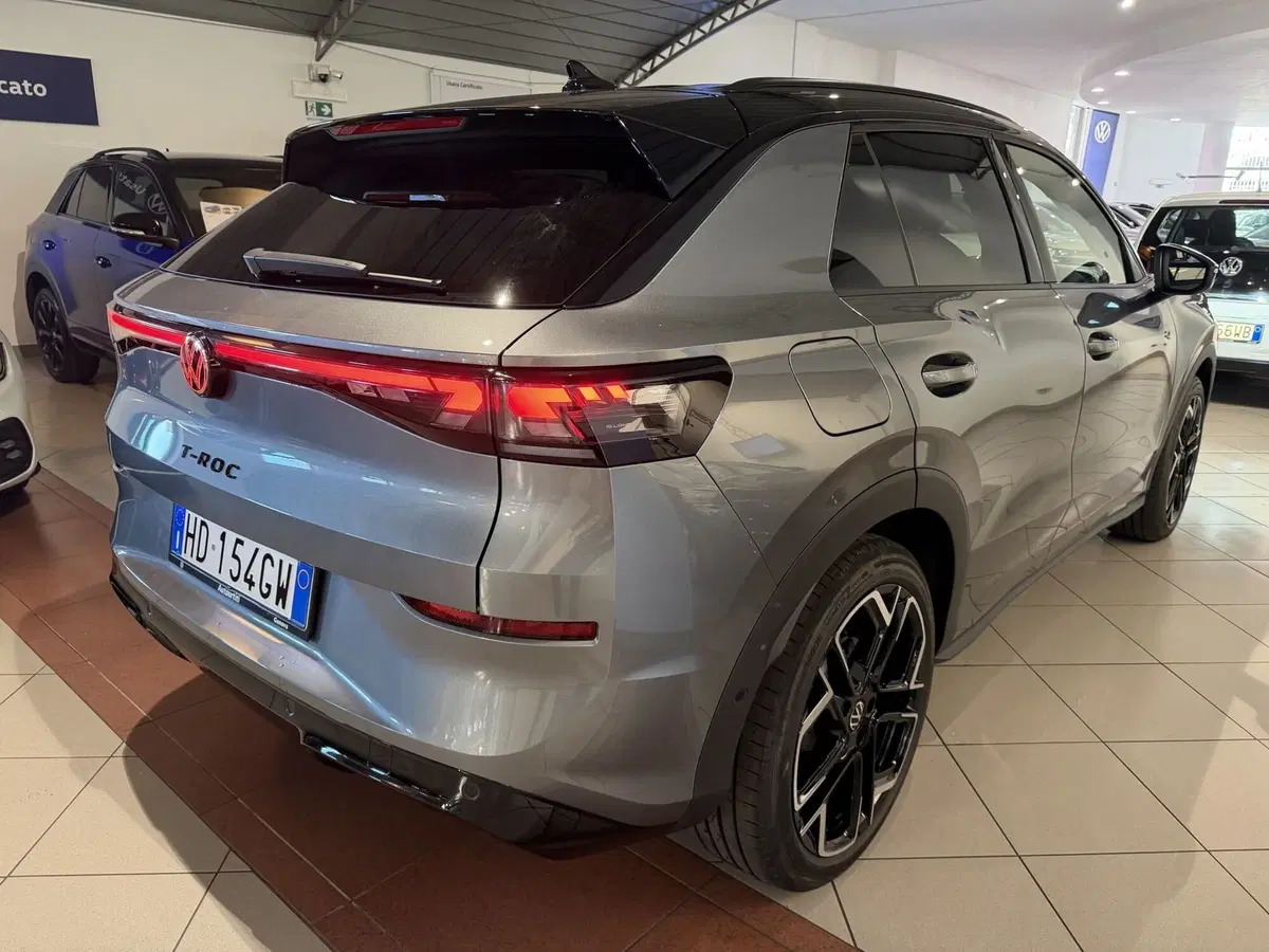 Volkswagen T-Roc nuova a Genova (5)