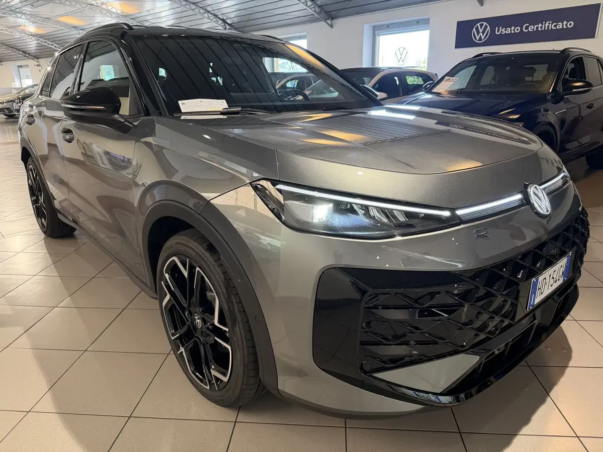 Volkswagen T-Roc nuova a Genova (6)