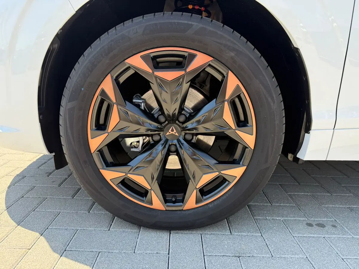 Cupra Terramar nuova a Lecco (11)