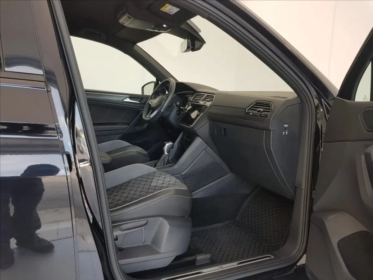 Volkswagen Tiguan usata a Lucca (10)