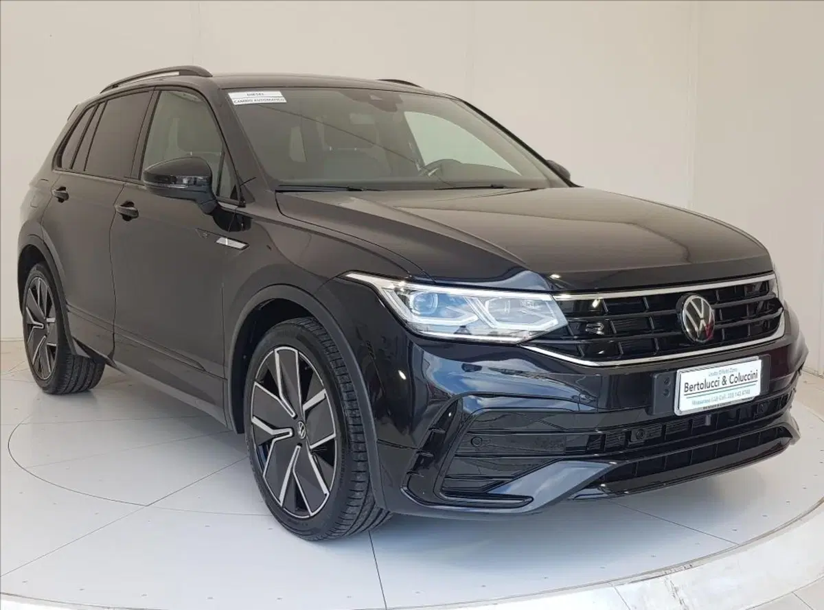 Volkswagen Tiguan usata a Lucca (8)