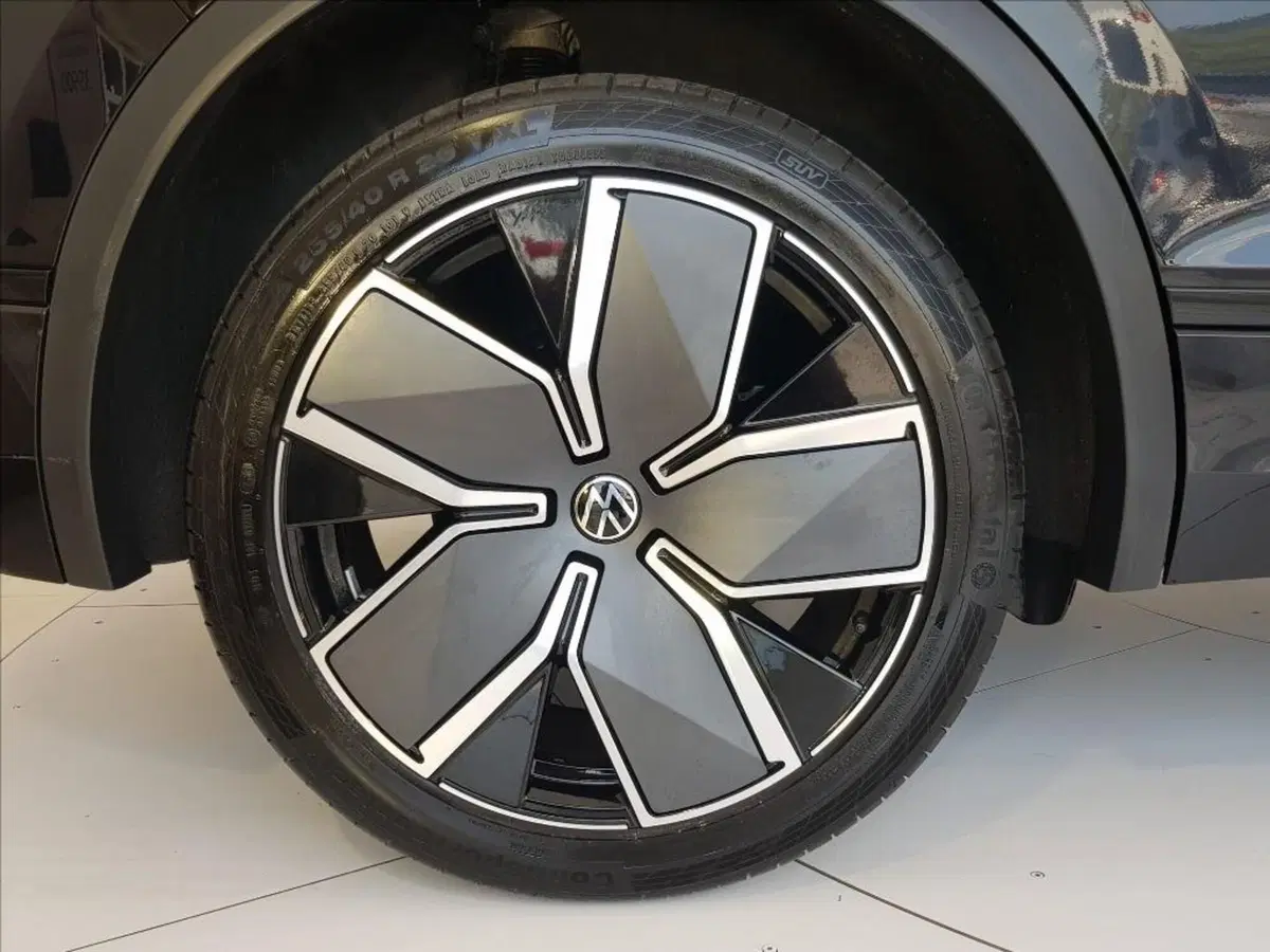 Volkswagen Tiguan usata a Lucca (9)