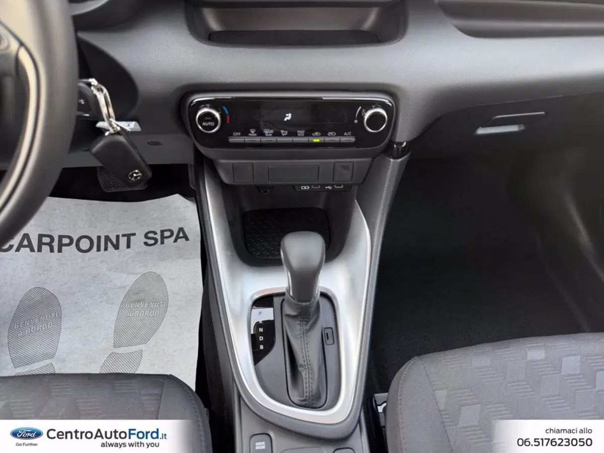 Mazda Mazda2 Hybrid nuova a Roma (11)
