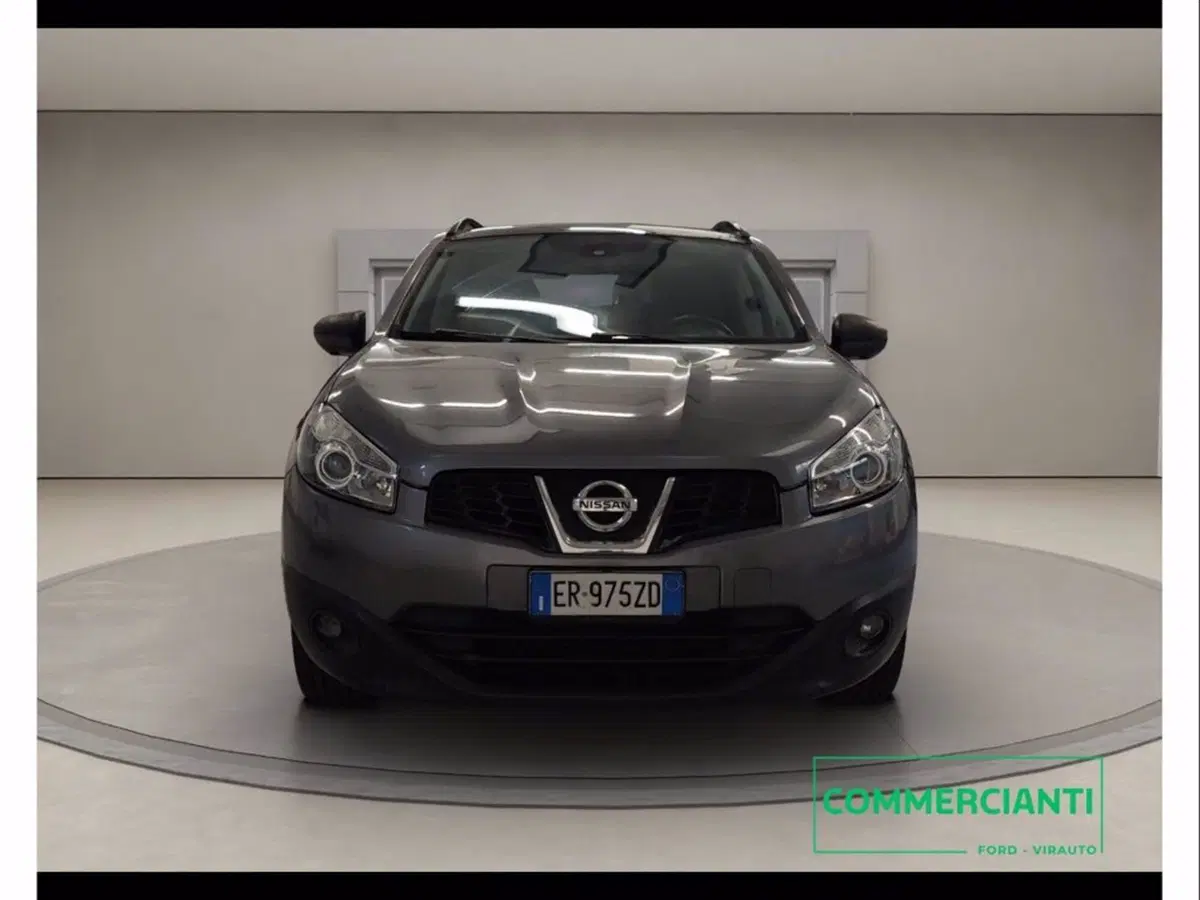 Nissan Qashqai usata a Catania (2)