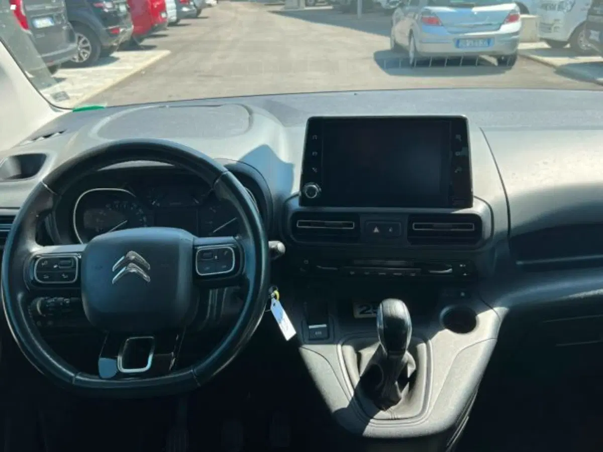 Citroen Berlingo usata a Lucca (8)