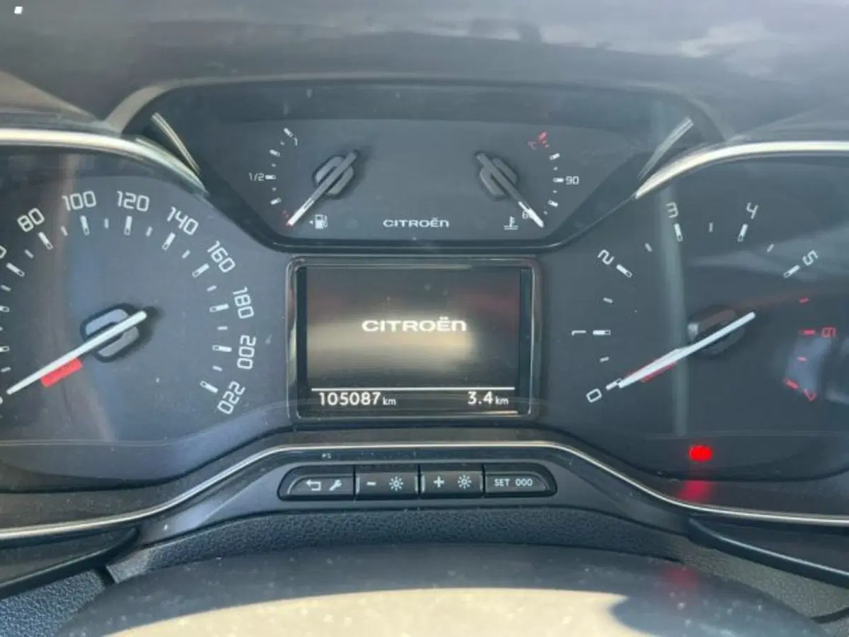 Citroen Berlingo usata a Lucca (9)
