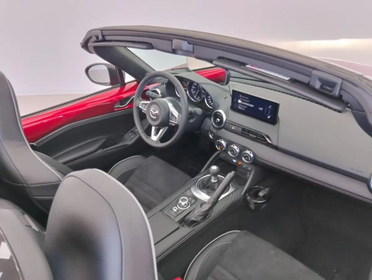 Mazda MX-5 nuova a Como (4)