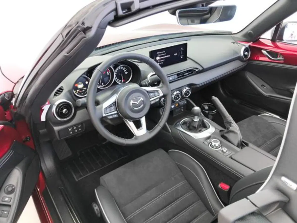 Mazda MX-5 nuova a Como (9)