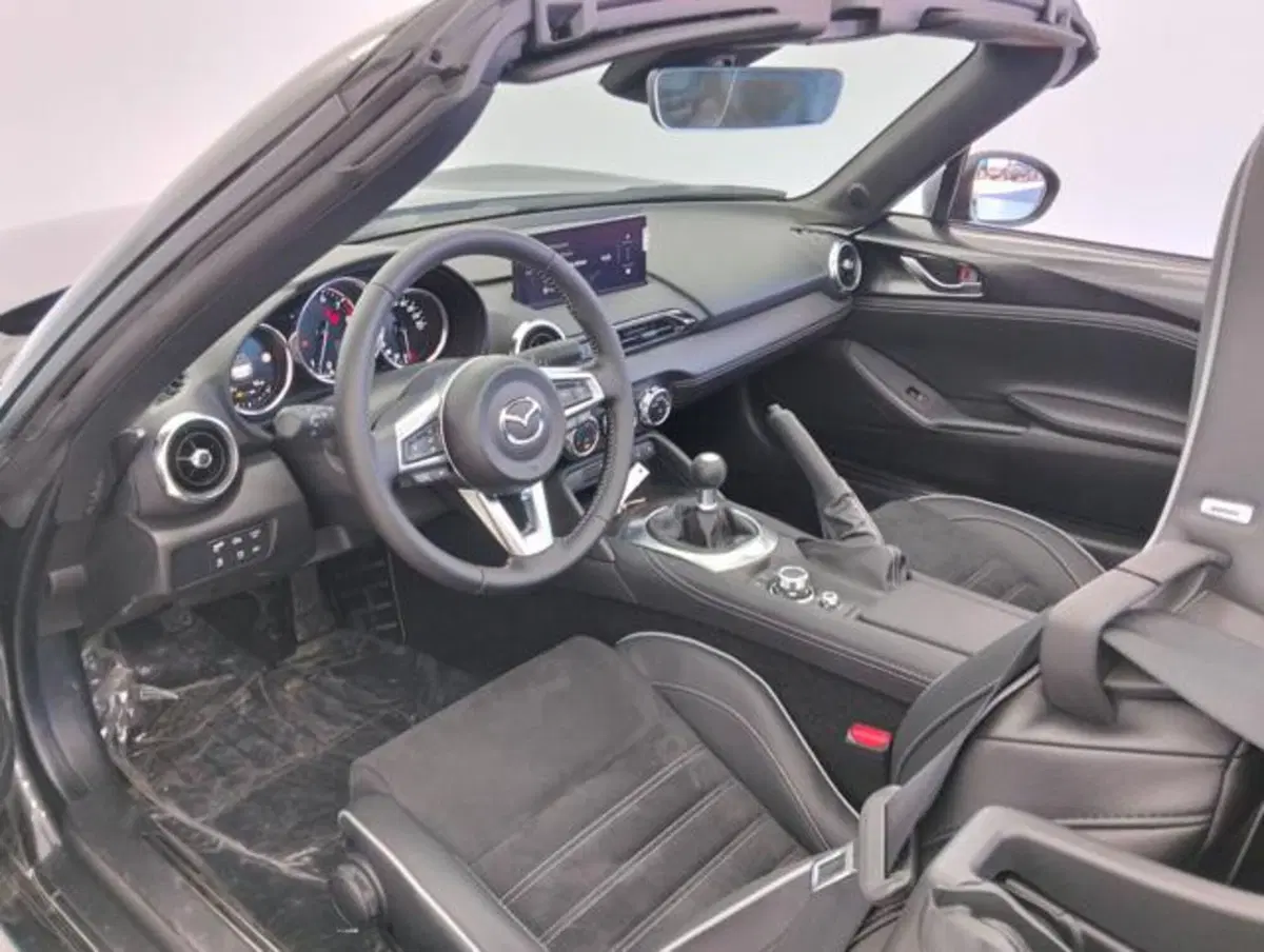 Mazda MX-5 nuova a Como (9)