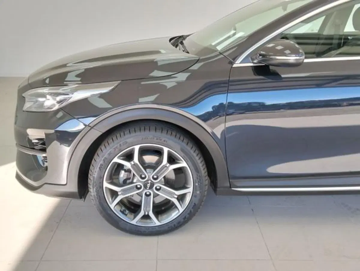 Kia XCeed usata a Como (9)