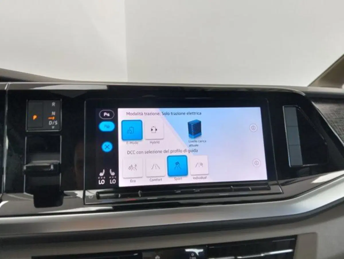 Volkswagen Multivan usata a Como (20)