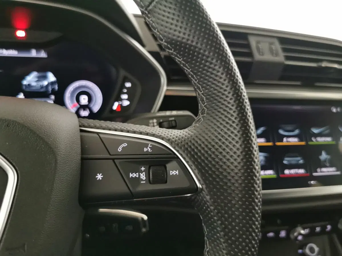 Audi Q3 Sportback usata a Teramo (11)