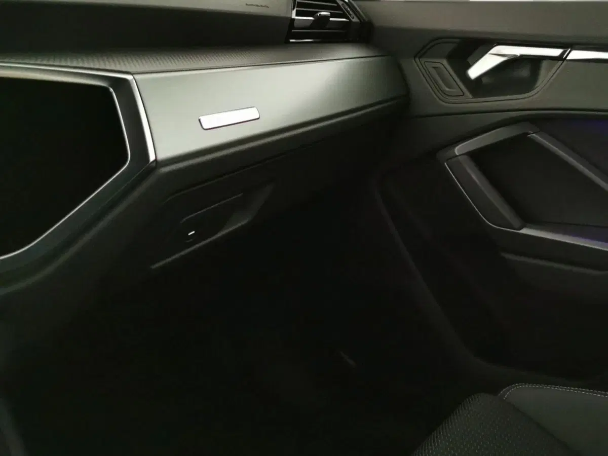 Audi Q3 Sportback usata a Teramo (18)
